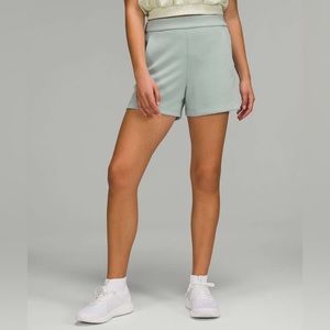 Lululemon Relaxed Softstreme Short Size 8